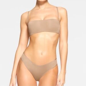 Skims NWT Wireless Form Strapless Bra Color Mica 30C